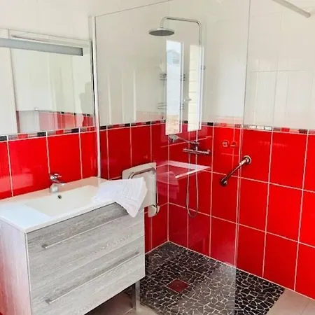 Holiday home De Coquelicots Avec Jacuzzi A