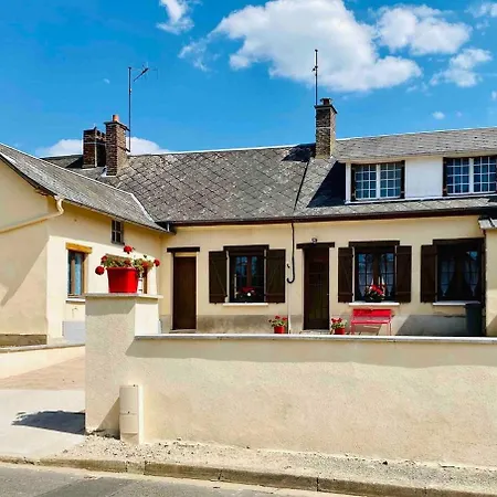 De Coquelicots Avec Jacuzzi A Holiday home