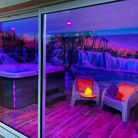 De Coquelicots Avec Jacuzzi A *