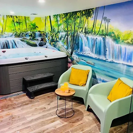 Vakantiehuis De Coquelicots Avec Jacuzzi A